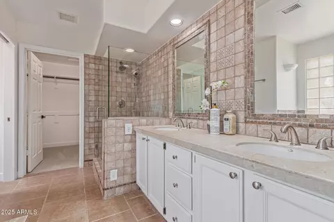 Bath - 3425 E Rosemonte Dr, Phoenix, AZ 85050 photo 1 of 3