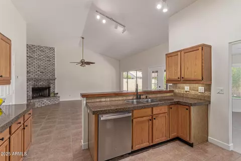 Kitchen - 3425 E Rosemonte Dr, Phoenix, AZ 85050 photo 1 of 4