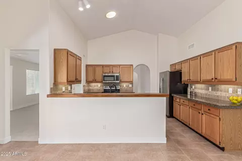 Kitchen - 3425 E Rosemonte Dr, Phoenix, AZ 85050 photo 4 of 4