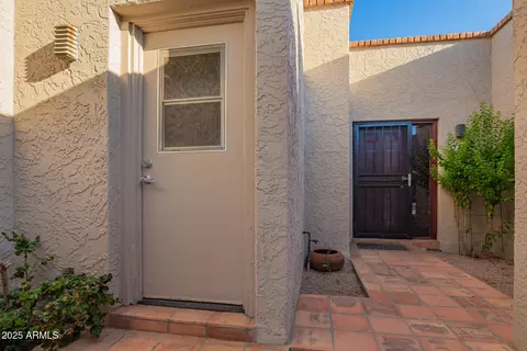 913 E Beryl Ave, Phoenix, AZ 85020 photo 2