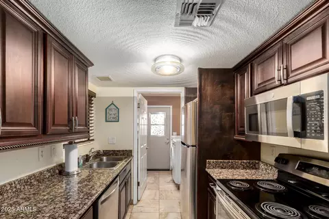 913 E Beryl Ave, Phoenix, AZ 85020 photo 6