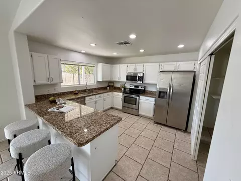 21426 N 33rd Dr, Phoenix, AZ 85027