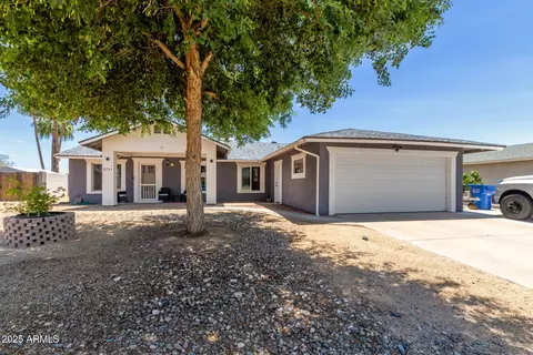 3731 W Gelding Dr, Phoenix, AZ 85053