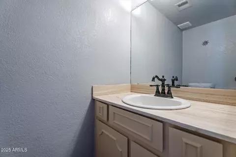 Bath - 6348 N 7th Ave #15, Phoenix, AZ 85013 photo 2 of 2