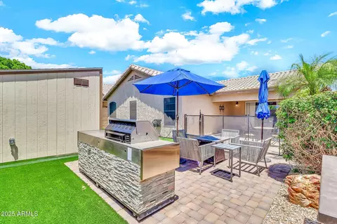 Exterior - 321 E Sherri Dr, Gilbert, AZ 85296 photo 3 of 6