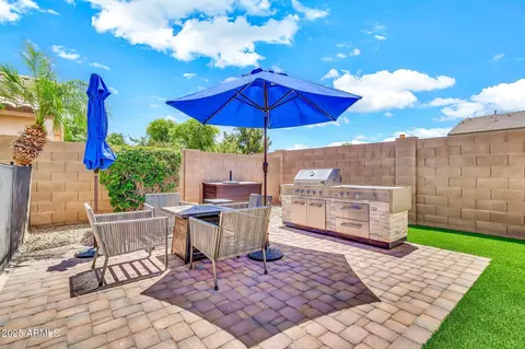 Exterior - 321 E Sherri Dr, Gilbert, AZ 85296 photo 2 of 6