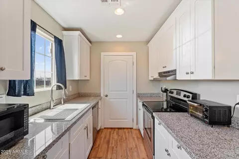 Kitchen - 4366 N 37th Ave, Phoenix, AZ 85019 photo 1 of 2
