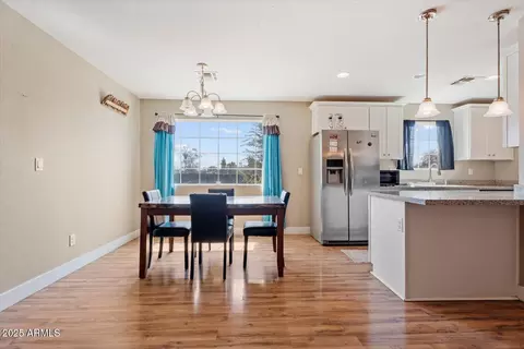 Dining - 4366 N 37th Ave, Phoenix, AZ 85019 photo 1 of 1
