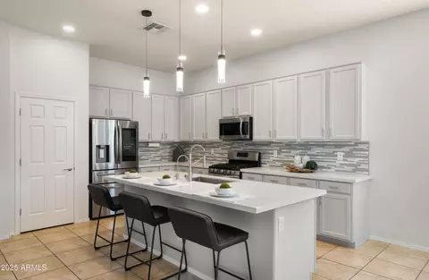 886 E Buckingham Ave, Gilbert, AZ 85297 photo 4