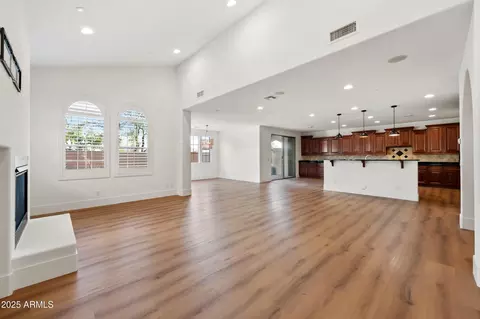 3737 E Donald Dr, Phoenix, AZ 85050 photo 11