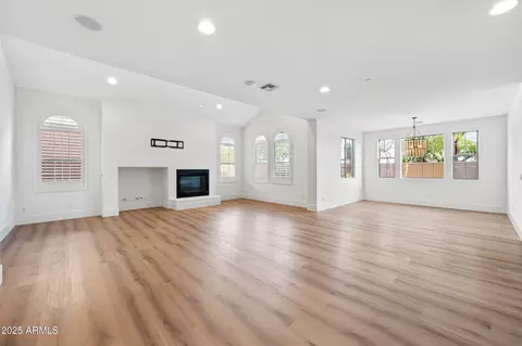 3737 E Donald Dr, Phoenix, AZ 85050 photo 9