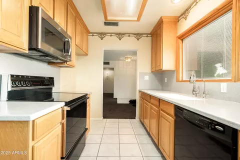 4443 N 46th Pl, Phoenix, AZ 85018 photo 10