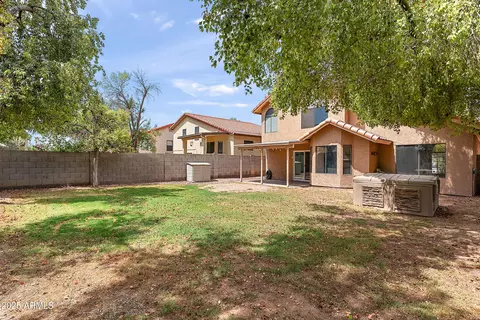 Exterior - 401 S Ocean Dr, Gilbert, AZ 85233 photo 4 of 6