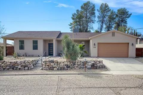 725 W Hermosa Dr, Wickenburg, AZ 85390