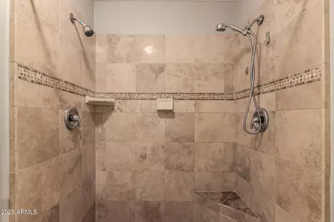 Bath - 5525 E Thomas Rd #H1, Phoenix, AZ 85018 photo 2 of 4