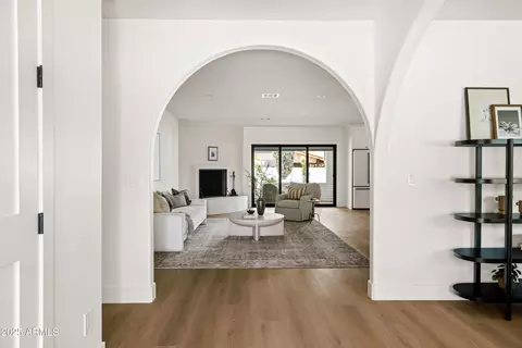 505 E Rose Ln, Phoenix, AZ 85012 photo 4