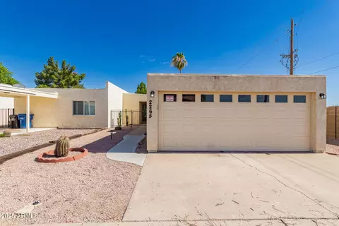 2265 N Recker Rd, Mesa, AZ 85215