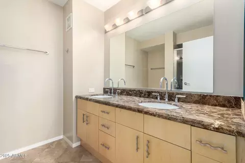 Bath - 4808 N 24th St #1127, Phoenix, AZ 85016 photo 1 of 3