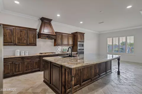 Kitchen - 3076 E La Costa Dr, Gilbert, AZ 85298 photo 3 of 8