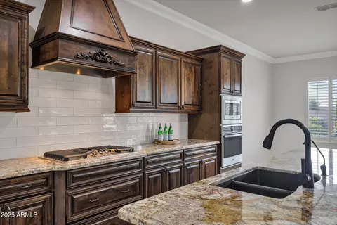 Kitchen - 3076 E La Costa Dr, Gilbert, AZ 85298 photo 6 of 8