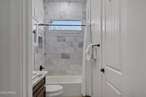 Bath - 3076 E La Costa Dr, Gilbert, AZ 85298 photo 6 of 9