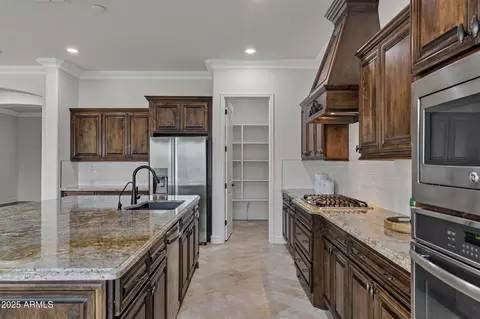 Kitchen - 3076 E La Costa Dr, Gilbert, AZ 85298 photo 4 of 8