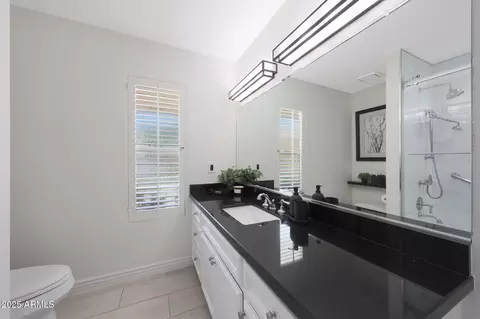 Bath - 2101 E Pasadena Ave, Phoenix, AZ 85016 photo 4 of 5