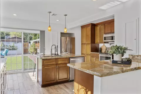 100 Encanto Dr, Tempe, AZ 85281 photo 4