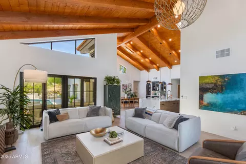Living - 6191 N 29th Pl, Phoenix, AZ 85016 photo 1 of 2