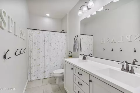 Bath - 4292 E Morrison Ranch Pkwy, Gilbert, AZ 85296 photo 6 of 7