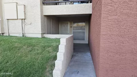 1340 N Recker Rd #135, Mesa, AZ 85205