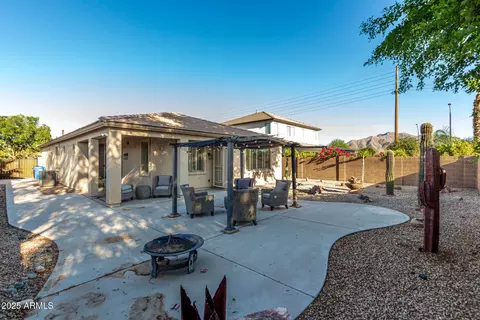 Exterior - 7172 S Sinova Ct, Gilbert, AZ 85298 photo 4 of 9