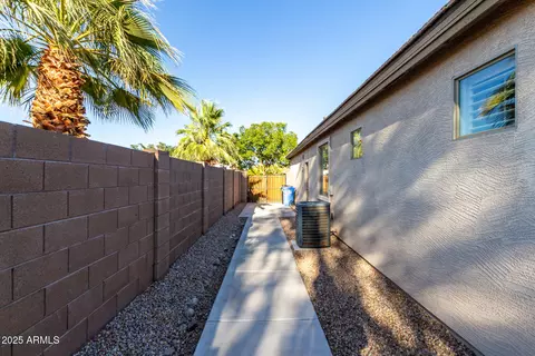 Exterior - 7172 S Sinova Ct, Gilbert, AZ 85298 photo 9 of 9