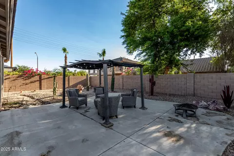 Exterior - 7172 S Sinova Ct, Gilbert, AZ 85298 photo 6 of 9