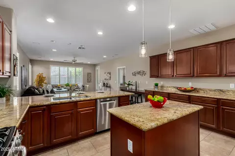 Kitchen - 7172 S Sinova Ct, Gilbert, AZ 85298 photo 3 of 3