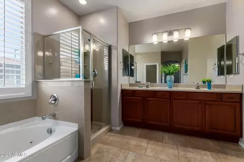 Bath - 7172 S Sinova Ct, Gilbert, AZ 85298 photo 1 of 2