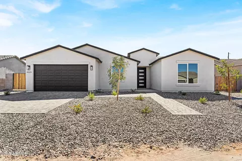 35119 N Palm Dr, San Tan Valley, AZ 85140