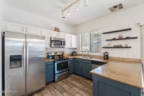 3905 W Irwin Ave, Phoenix, AZ 85041 photo 9