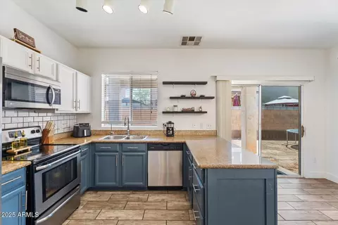 3905 W Irwin Ave, Phoenix, AZ 85041 photo 11