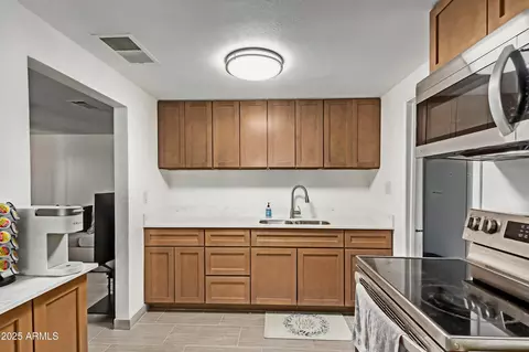 Kitchen - 1221 E Alta Vista Rd, Phoenix, AZ 85042 photo 1 of 3
