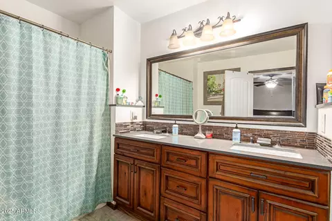 Bath - 1221 E Alta Vista Rd, Phoenix, AZ 85042 photo 1 of 4