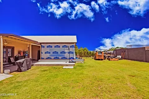 Exterior - 1221 E Alta Vista Rd, Phoenix, AZ 85042 photo 1 of 1
