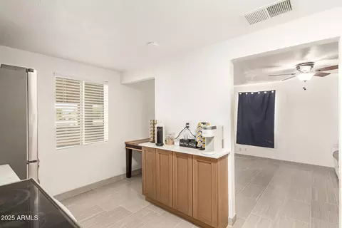 Entry Way - 1221 E Alta Vista Rd, Phoenix, AZ 85042 photo 1 of 2