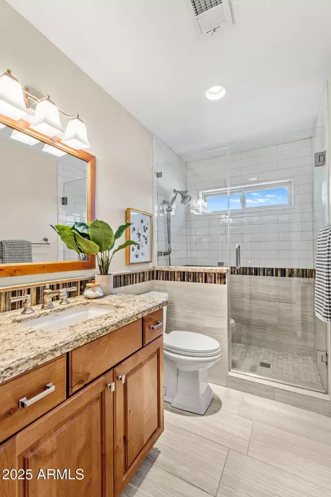 Bath - 3625 E Rosemonte Dr, Phoenix, AZ 85050 photo 4 of 5
