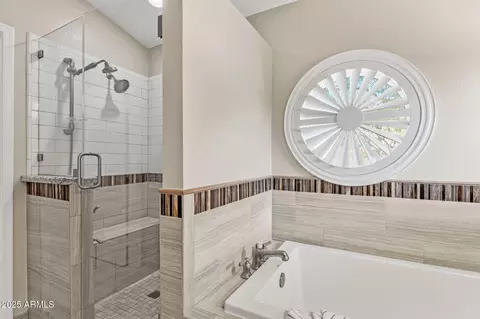 Bath - 3625 E Rosemonte Dr, Phoenix, AZ 85050 photo 2 of 5
