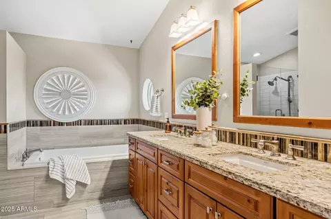 Bath - 3625 E Rosemonte Dr, Phoenix, AZ 85050 photo 1 of 5
