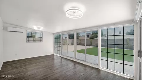 Living - 2249 E Hillery Dr, Phoenix, AZ 85022 photo 5 of 8