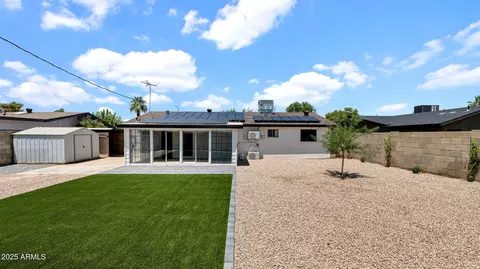 Exterior - 2249 E Hillery Dr, Phoenix, AZ 85022 photo 7 of 11