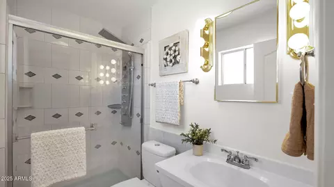 Bath - 2249 E Hillery Dr, Phoenix, AZ 85022 photo 3 of 3