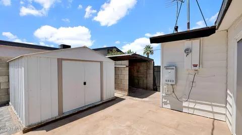 Exterior - 2249 E Hillery Dr, Phoenix, AZ 85022 photo 2 of 11
